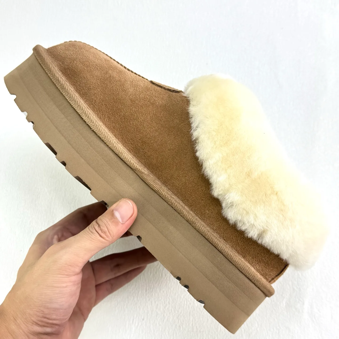 Self-pickup💰440 UGG Tatzite three-centimeter thick sole, glutinous, slip-on, easy to put on and take off, model 4810, slip-on casual fur shoes, short boots, color: maroon, reindeer, antelope brown, black, gray 𝚜𝚒𝚣𝚎: 𝟯𝟱-𝟰𝟬